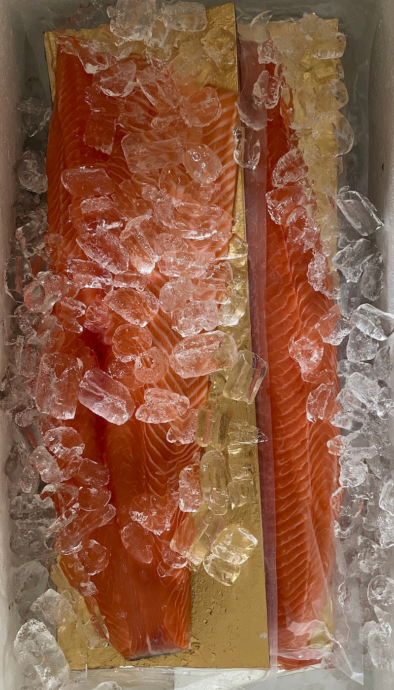 Fresh Chilled Salmon Fillet with Skin Sashimi Grade - reddotgreendot