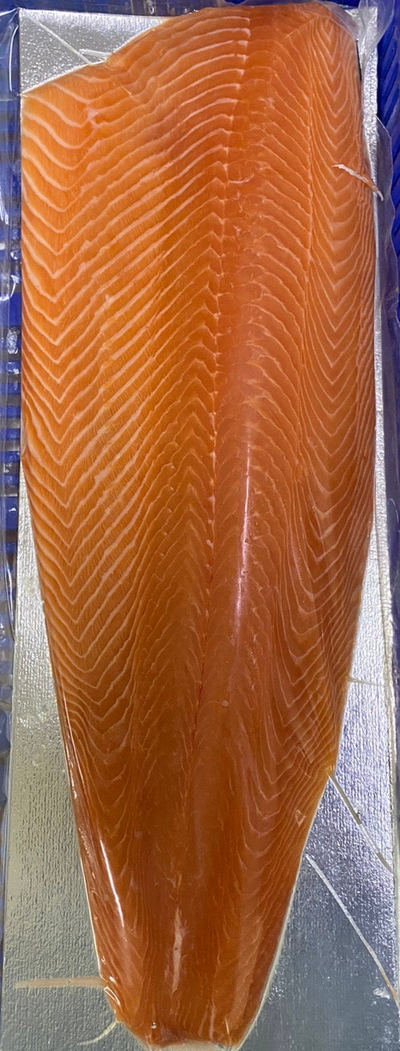 Fresh Chilled Salmon Fillet with Skin Sashimi Grade - reddotgreendot